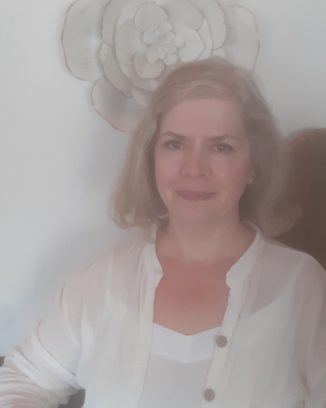 Headshot of Tina Dean